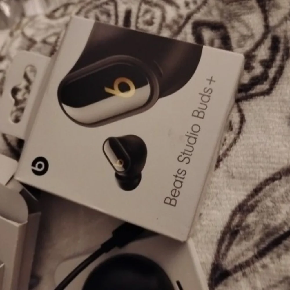 Studio Buds - Black